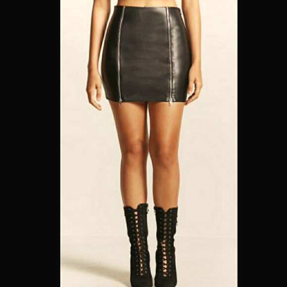 Forever 21 Dresses & Skirts - Black Faux Leather Mini Skirt with Front Zippers Size S